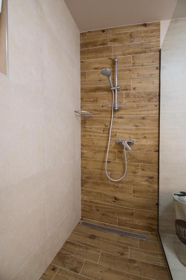 Brand New Aparment With Sea View & Swimming Pool At Ciovo - Villa Fiorentini Trogir Exterior foto