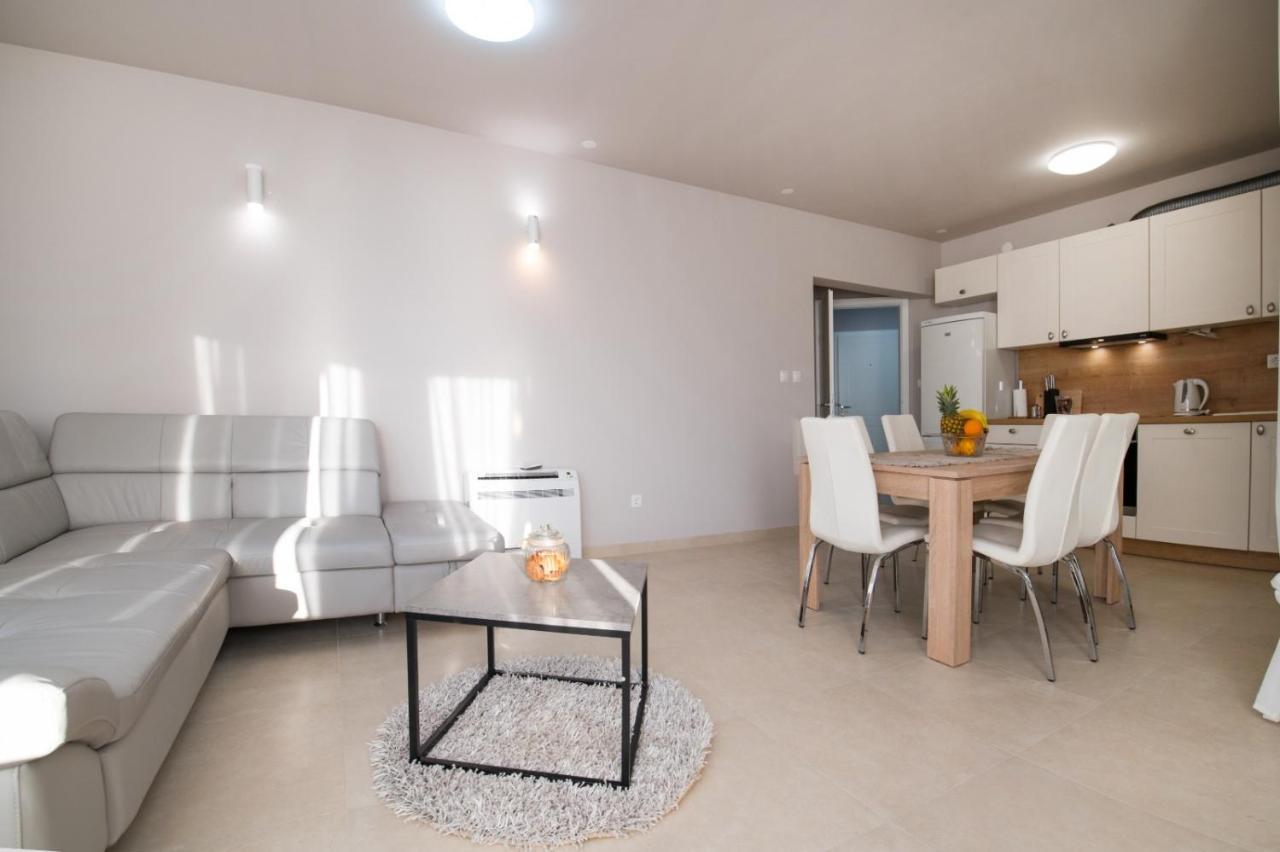 Brand New Aparment With Sea View & Swimming Pool At Ciovo - Villa Fiorentini Trogir Exterior foto