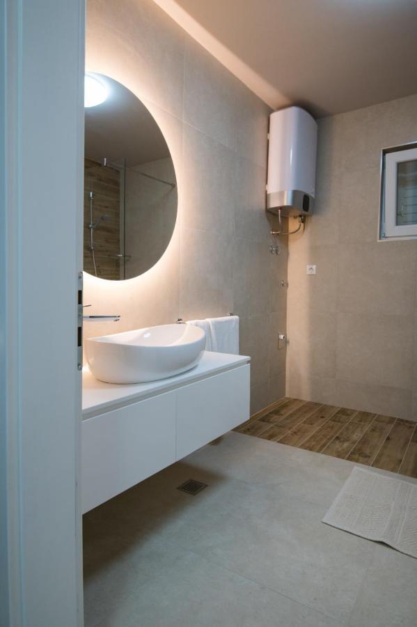 Brand New Aparment With Sea View & Swimming Pool At Ciovo - Villa Fiorentini Trogir Exterior foto